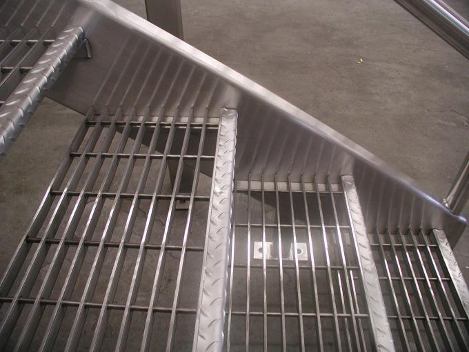 Escaleras de rejilla de acero galvanizado pesado Espesor exterior 30 mm