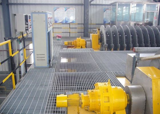 La plataforma del petróleo del océano galvanizó el piso que rallaba la presión gruesa de 6m m cerrada