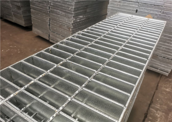 la inmersión caliente de acero de carbono de 6m m galvanizó la reja de acero yo tipo hoja