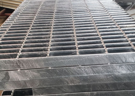 El estándar 6m m de los E.E.U.U. soldó con autógena la plataforma de rejilla de acero para la cubierta del dren de la alta torre