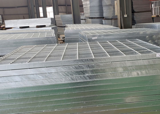 pisadas de escalera serradas 40x5m m de la reja de la barra para la ingeniería municipal