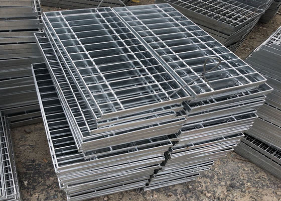 Q235 serró la plataforma de rejilla de acero galvanizada 65x5m m de la inmersión caliente