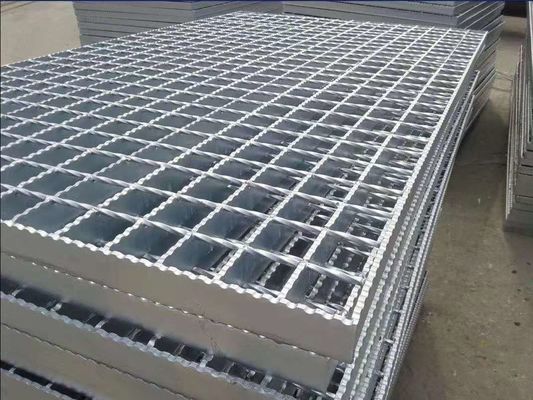 30*100m m galvanizaron la calzada al aire libre soldada con autógena de la rejilla del metal de la reja de acero