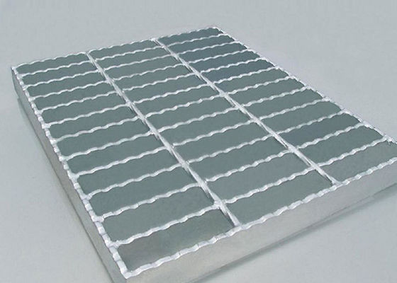 La estructura del metal serró el carbono medio galvanizado de la plataforma de rejilla de acero
