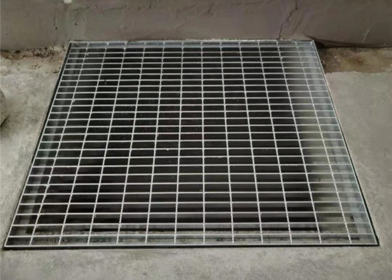 La estructura del metal serró el carbono medio galvanizado de la plataforma de rejilla de acero