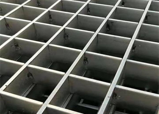 Piso de acero inoxidable 316 color plata que ralla 100mm*6m m para las centrales eléctricas