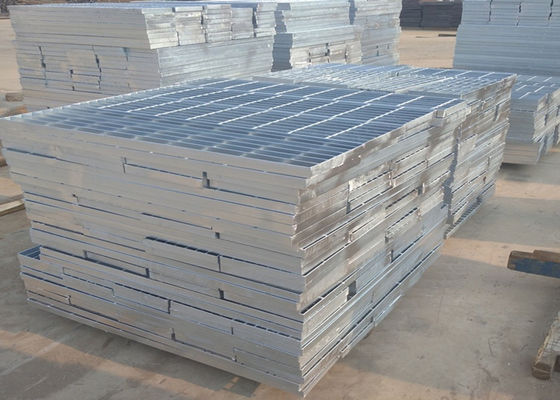 La corrosión anti soldó con autógena el acero que rallaba el suelo de aluminio de la rejilla del metal de 40*3m m