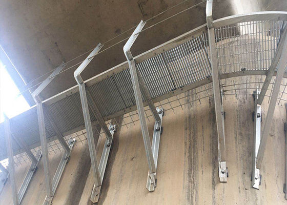 La corrosión anti soldó con autógena el acero que rallaba el suelo de aluminio de la rejilla del metal de 40*3m m