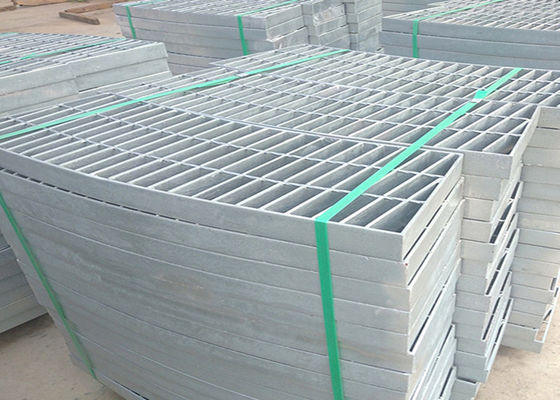 La corrosión anti soldó con autógena el acero que rallaba el suelo de aluminio de la rejilla del metal de 40*3m m