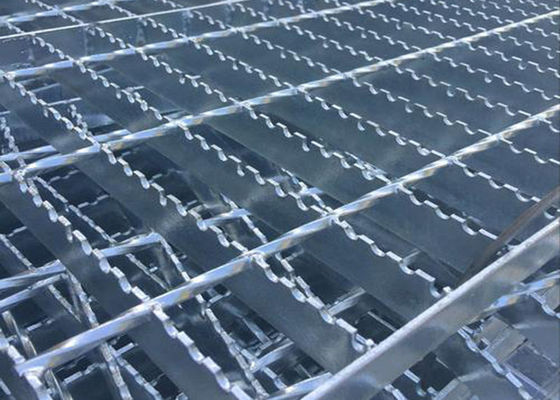 el diente de rejilla de acero resistente anti del resbalón Q235 de la anchura de los 2m formó