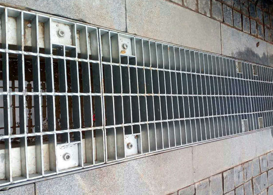 Color de acero inoxidable galvanizado de 304 astillas de la placa de acero de la reja de la prolongación del andén