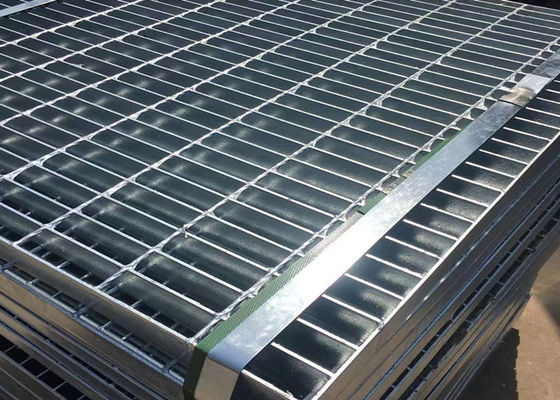 Metal de la prolongación del andén del dren del parque que ralla resistencia de impacto ligera de 30X100m m