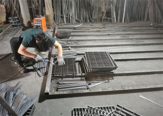 Resistencia a la corrosión de acero de la placa 50x4 milímetro el rallar de la plataforma del túnel de lavado