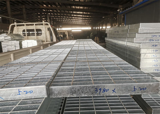 estructura ligera gruesa corrosiva anti de la plataforma 4m m de la reja del metal de 50*5m m