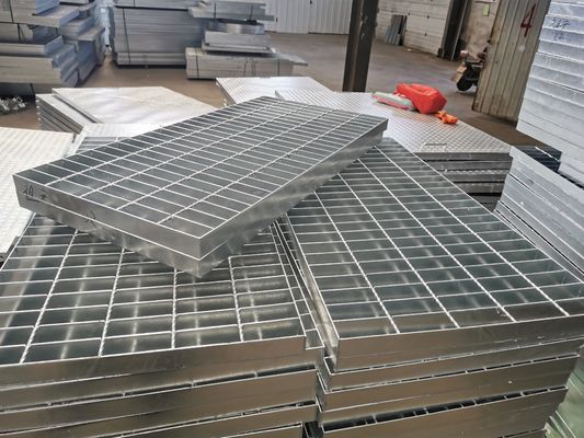 El puerto cuadrado no patina la escalera de acero de la rejilla pisa 40m m para la ingeniería del saneamiento
