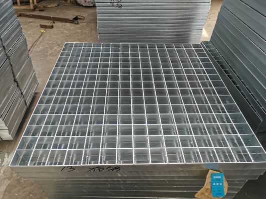 32x3m m galvanizaron el macho de estampar de rejilla de acero de la placa cerrado para la calzada de la calzada