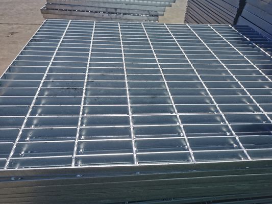 Reja de acero permeable al agua de las pisadas de escalera