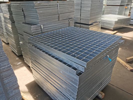 Tipo plano escalera de acero galvanizada 76m m de la disipación de calor de la rejilla que ralla estándar de NAAMM