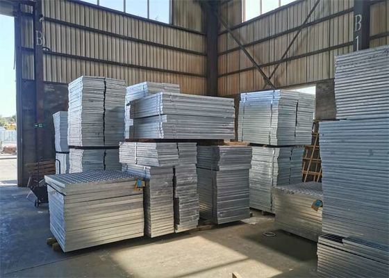 Materiales de construcción galvanizados resistentes del metal el rallar del piso de 3 x de 25m m