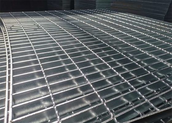 Materiales de construcción galvanizados resistentes del metal el rallar del piso de 3 x de 25m m