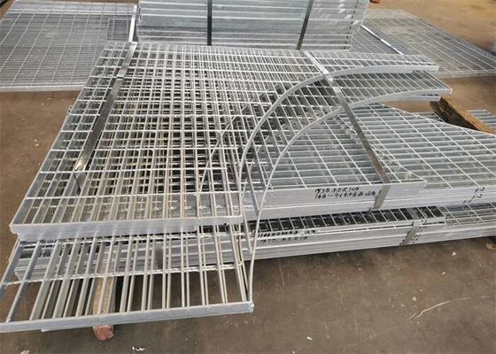 La calzada de acero gruesa del taller 5m m ralla la reja