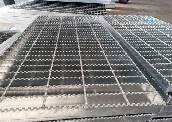 La calzada de acero gruesa del taller 5m m ralla la reja