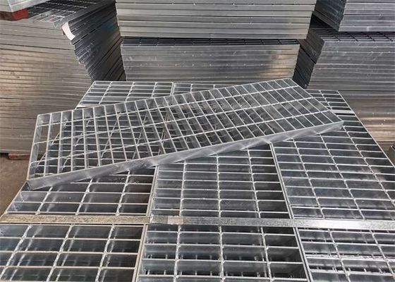 La calzada galvanizada prueba de la resbalón Q235 ralla la estructura ligera 32x5m m