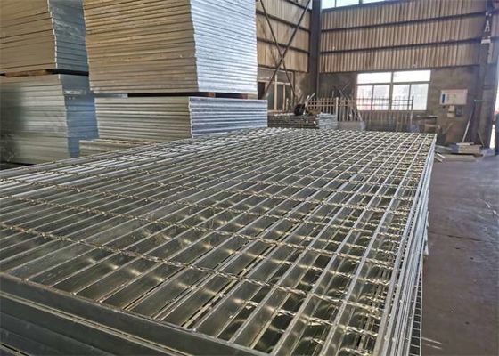 Reja de acero 100m m de las pisadas de escalera de la resbalón anti estándar AS1657 para el estacionamiento