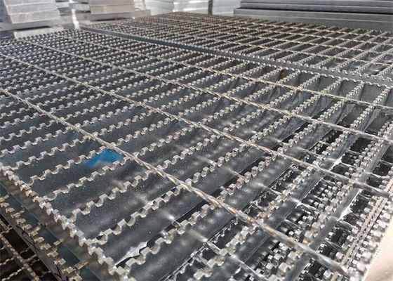 La reja de la barra de la prueba de la resbalón pisa resistencia de presión gruesa de la rejilla del dren del metal de 5m m