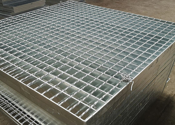 La inmersión caliente ligera Q235 galvanizó el metal que rallaba el estándar de acero con poco carbono A1011