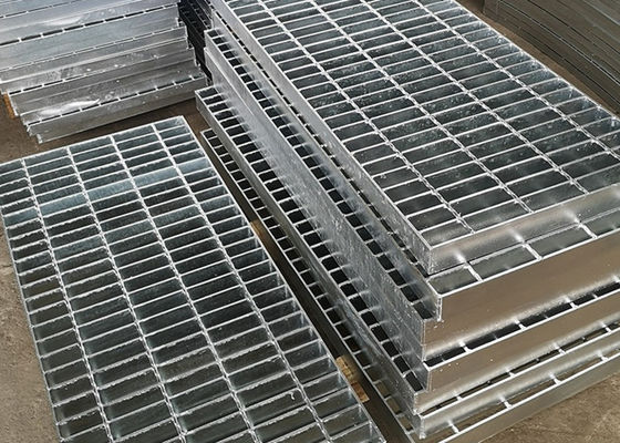 La inmersión caliente ligera Q235 galvanizó el metal que rallaba el estándar de acero con poco carbono A1011