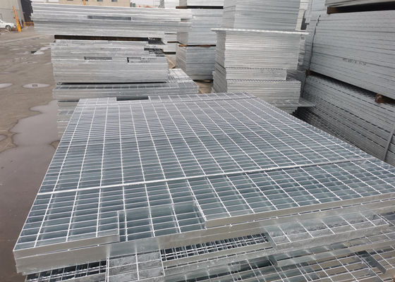 La inmersión caliente galvanizó el acero inoxidable que rallaba grueso de 8m m serrada