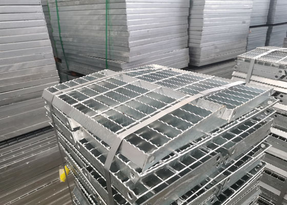 Malla galvanizada prueba de rejilla de acero de alta resistencia de la calzada de la resbalón de la plataforma 100m m