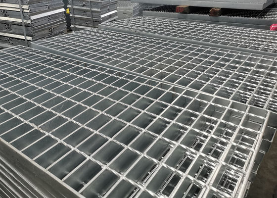 No deslice la inmersión caliente Q345 galvanizó la reja de acero para el pavimento del puente
