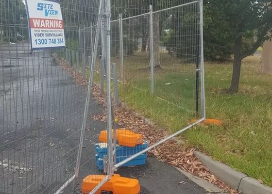 El cinc plateó la cerca anti de la alambrada de la corrosión de la cerca de la anchura temporal de Panels 3M