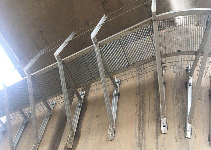 La corrosión anti soldó con autógena el acero que rallaba el suelo de aluminio de la rejilla del metal de 40*3m m